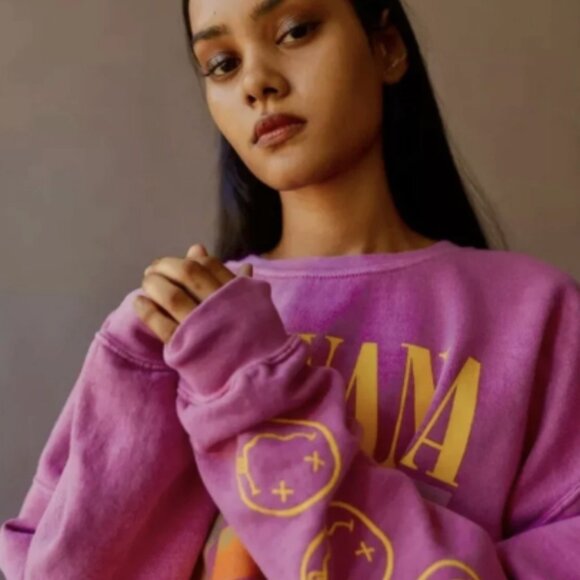 Nirvana Smile Oversized Fleece Crew Neck Sweatshirt - S/M - Picture 2 of 5